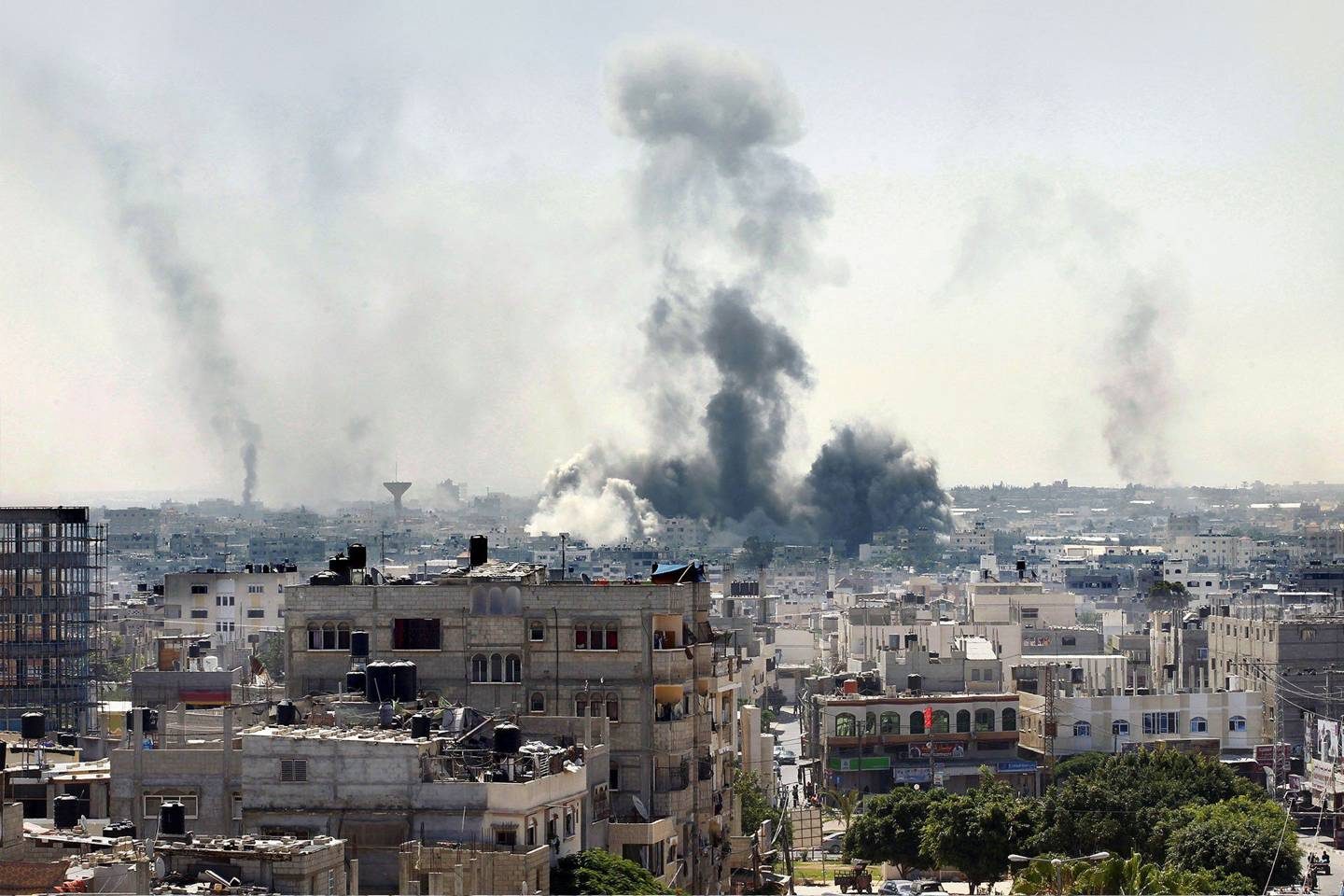 The Bombing of Rafah - Image of smoke plumes, resulting from one of many bombs dropped on Rafah, Gaza, during the war operations of 1-4 August, 2014 (Forensic Architecture)