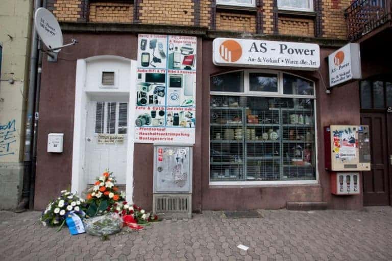 Internet café, Kassel - Flowers are left outside the front door of the Yozgats' internet café, April 2006. (Heiko Meyer/DAPD) Not for reproduction.