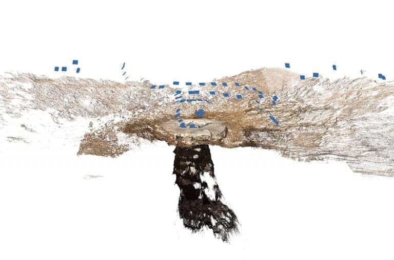 Point-cloud – 4 - A point-cloud reconstruction of the well of Awimer Salman Abu Medigam, captured in September 2016. Blue rectangles mark 'camera positions' from which the 3D information was derived. (Forensic Architecture)