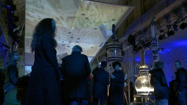 e1_002 - The Future of Demonstration S1 VERMÖGEN Episode 1, recorded live stream, filmstill