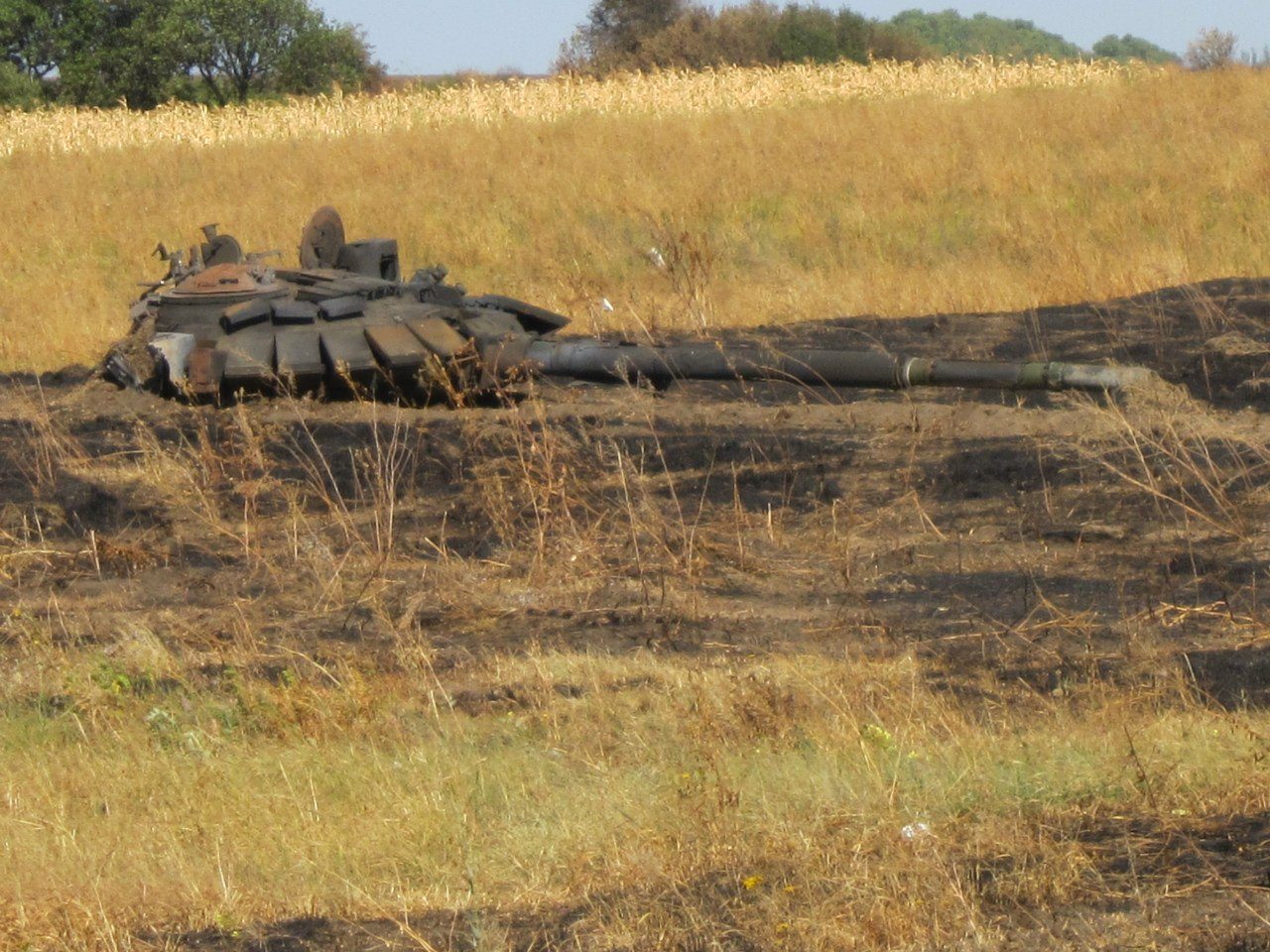 T-72B3 – 1 - The turret of a destroyed T-72B3 tank in eastern Ukraine. In 2014, this model of T72 tank was operated exclusively by the Russian military. (Askai707/Bellingcat)
