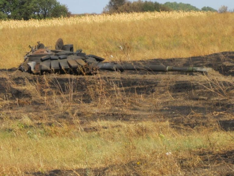T-72B3 – 1 - The turret of a destroyed T-72B3 tank in eastern Ukraine. In 2014, this model of T72 tank was operated exclusively by the Russian military. (Askai707/Bellingcat)