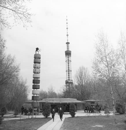 Kyiv TV tower construction - Fig. IV. The construction process of Kyiv TV tower. By S. Kryachko, May 1, 1973. Original source unknown. Not for reproduction.