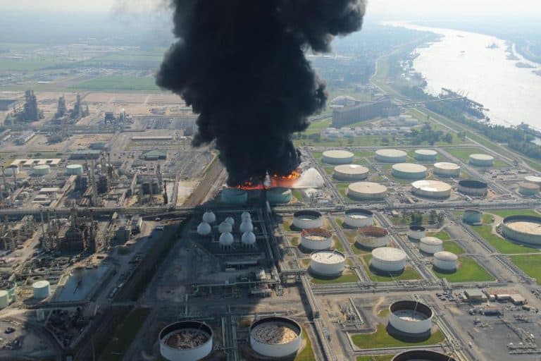 Plume shadow - The shadow of the plume. © Aviation Specialists, Inc.